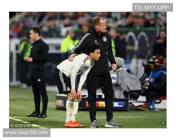 萨内右路狂飙五十米劲射被门将轻松没收全场惊呼遗憾错失良机 萨内右路狂飙五十米劲射被门将轻松没收全场惊呼遗憾错失良机