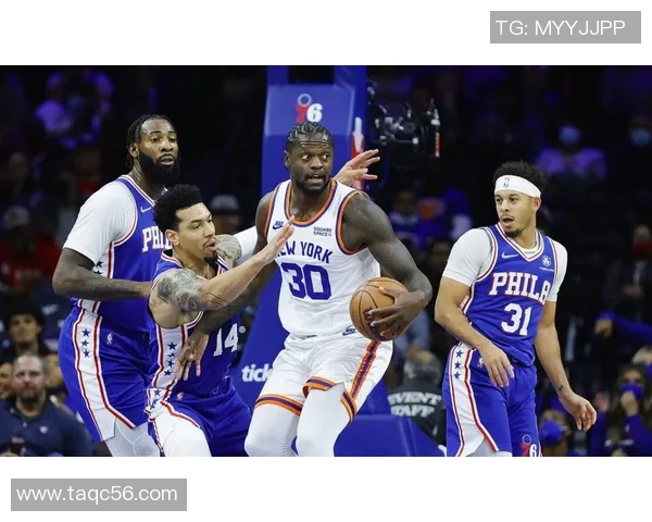 拼劲十足!30号秀尼德豪泽10中5砍下13分11板3助2帽7前场板展现全能表现 拼劲十足!30号秀尼德豪泽10中5砍下13分11板3助2帽7前场板展现全能表现